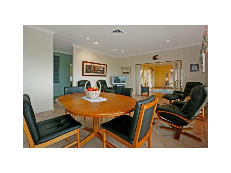 16 Hobbs Lane, Woodstock NSW 2538