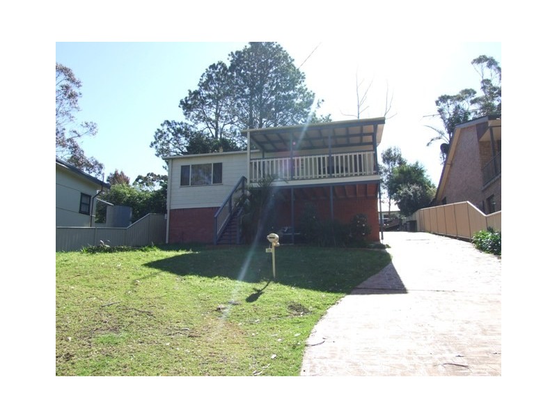 39 River Road, Lake Tabourie NSW 2539
