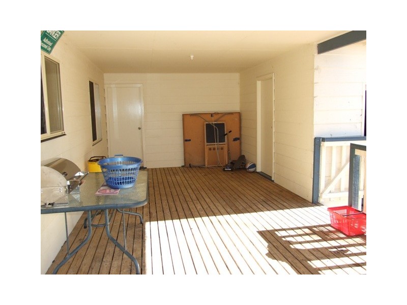 39 River Road, Lake Tabourie NSW 2539