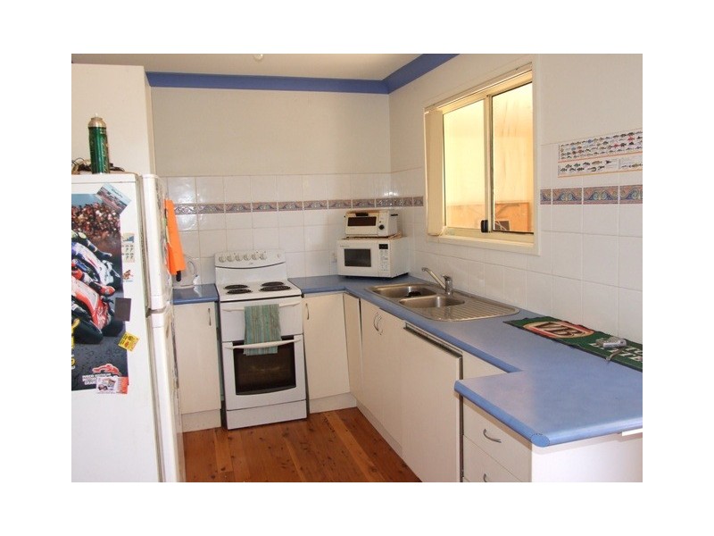 39 River Road, Lake Tabourie NSW 2539