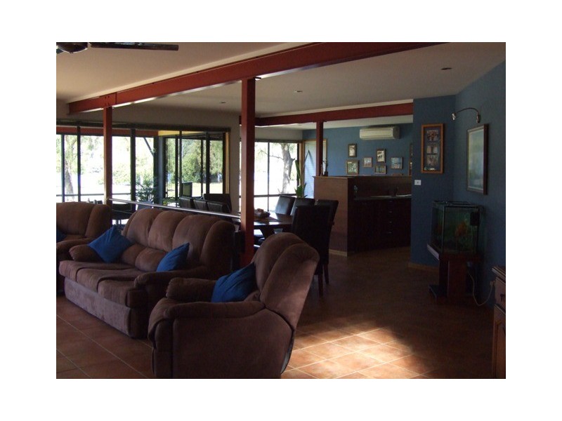 246 River Road, Sussex Inlet NSW 2540