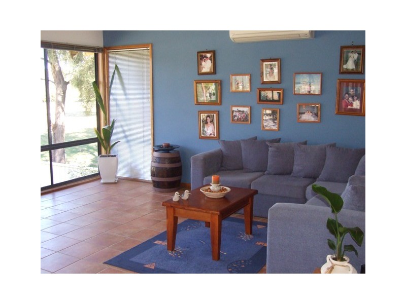 246 River Road, Sussex Inlet NSW 2540