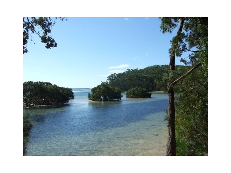 14 Macleay Street, Narrawallee NSW 2539