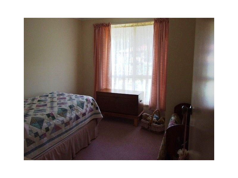 62 Suncrest Ave, Sussex Inlet NSW 2540