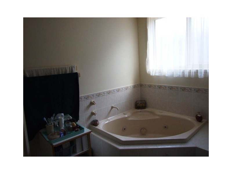 62 Suncrest Ave, Sussex Inlet NSW 2540