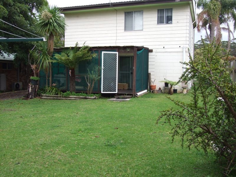 12 Beachview Avenue, Berrara NSW 2540