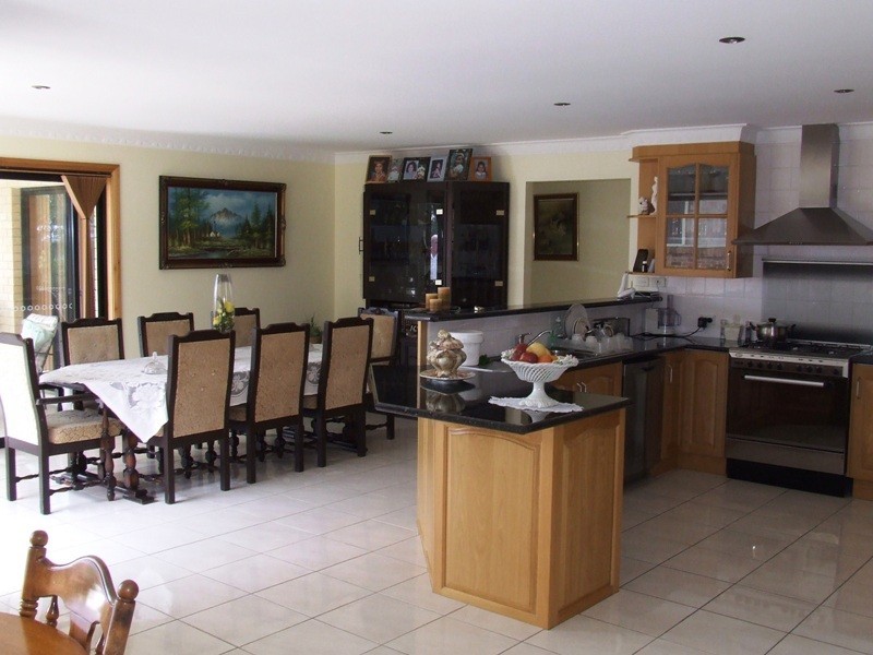 8 Seascape Close, Narrawallee NSW 2539