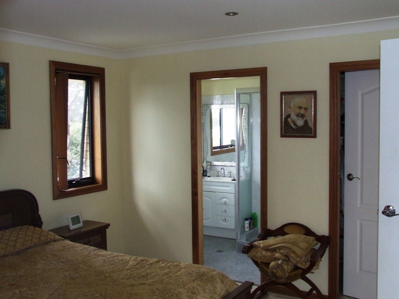 8 Seascape Close, Narrawallee NSW 2539