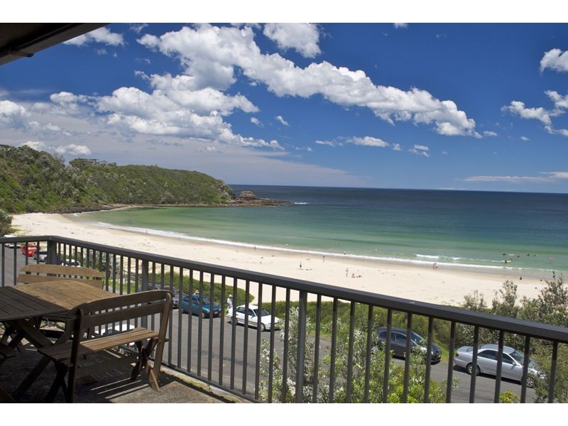 16 Beach Road, Mollymook NSW 2539