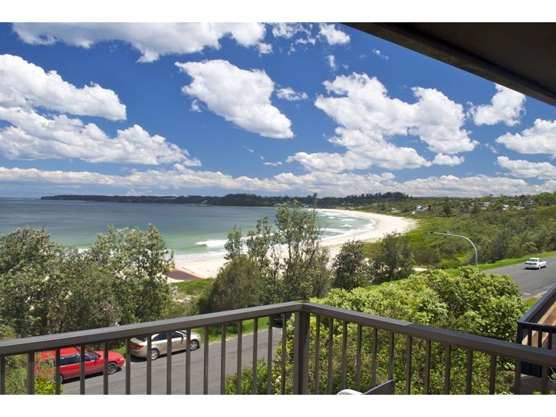 16 Beach Road, Mollymook NSW 2539