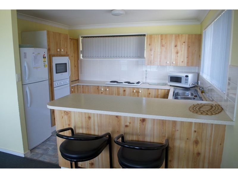 16 Beach Road, Mollymook NSW 2539