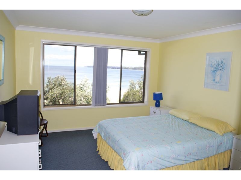 16 Beach Road, Mollymook NSW 2539