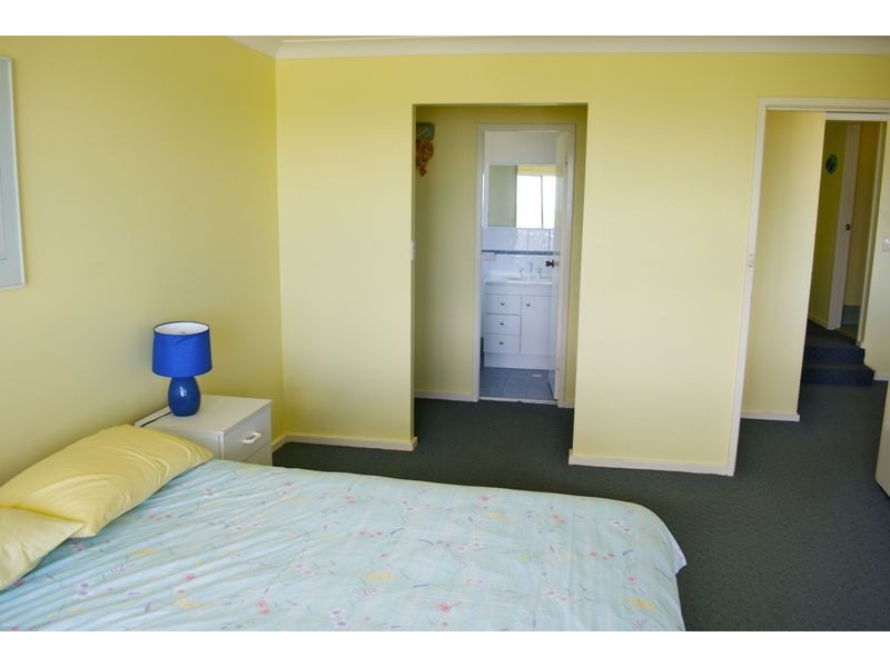 16 Beach Road, Mollymook NSW 2539