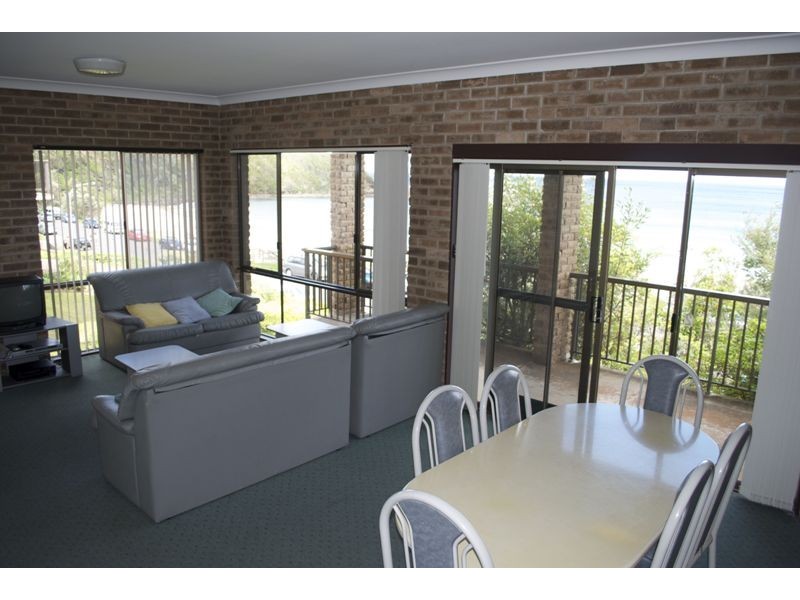 16 Beach Road, Mollymook NSW 2539