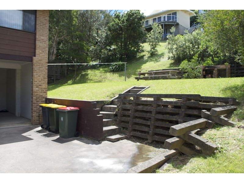 16 Beach Road, Mollymook NSW 2539