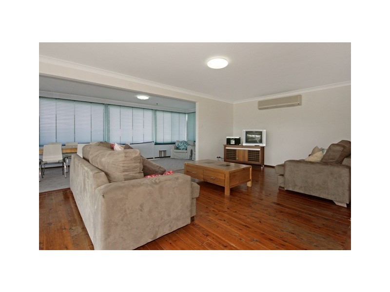 20 Shipton Crescent, Mollymook NSW 2539