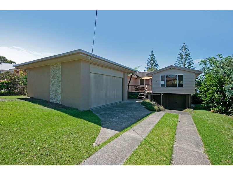 10 Jones Avenue, Mollymook NSW 2539