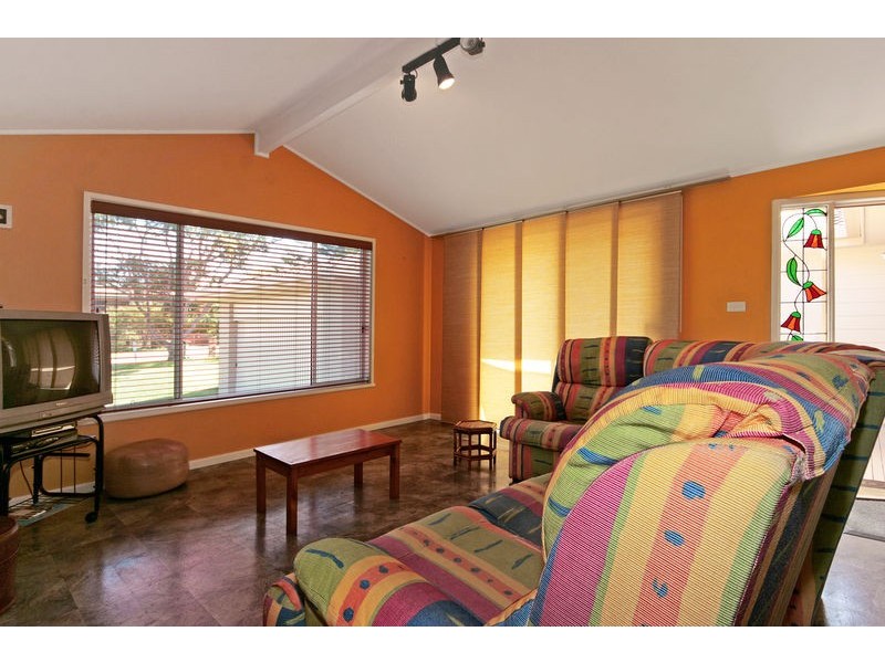 10 Jones Avenue, Mollymook NSW 2539