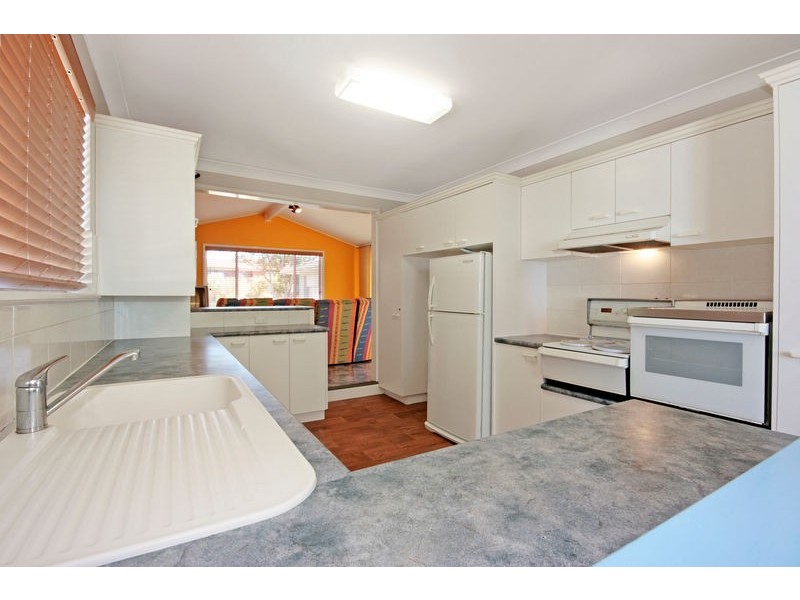10 Jones Avenue, Mollymook NSW 2539