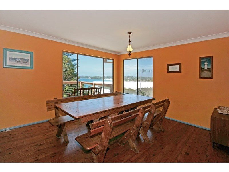 10 Jones Avenue, Mollymook NSW 2539