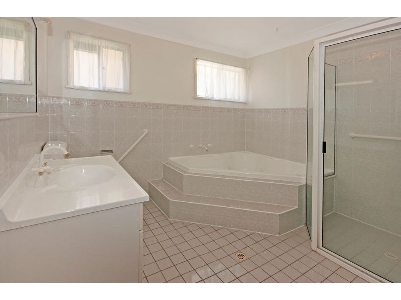 10 Jones Avenue, Mollymook NSW 2539