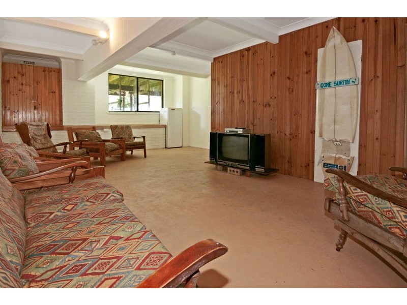 10 Jones Avenue, Mollymook NSW 2539