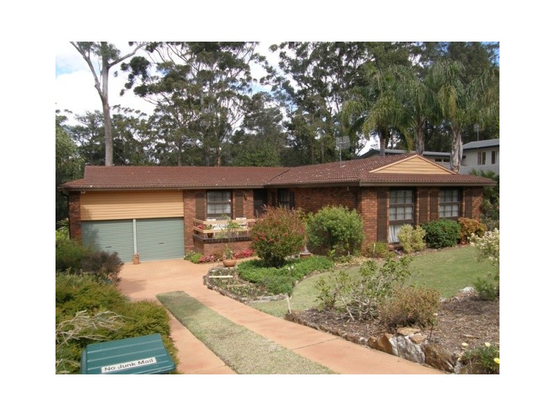 37 Clyde Street, Mollymook NSW 2539