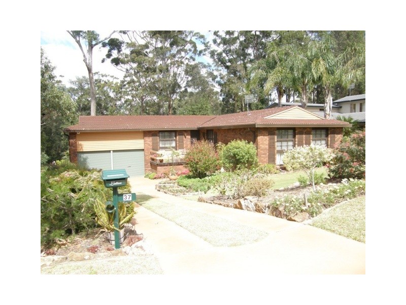 37 Clyde Street, Mollymook NSW 2539