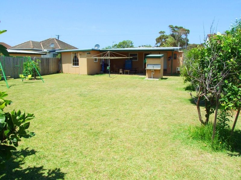 25 Powell Avenue, Ulladulla NSW 2539