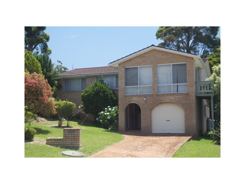 42 Bushland Avenue, Mollymook NSW 2539