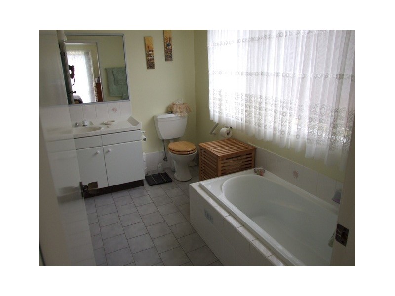 20 Sagittarius Way, Narrawallee NSW 2539