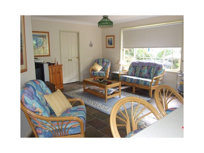 15 Seaspray St, Narrawallee NSW 2539