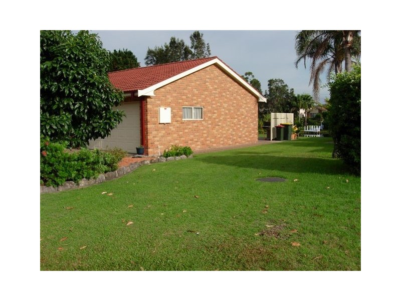 18 Plover Close, Sussex Inlet NSW 2540