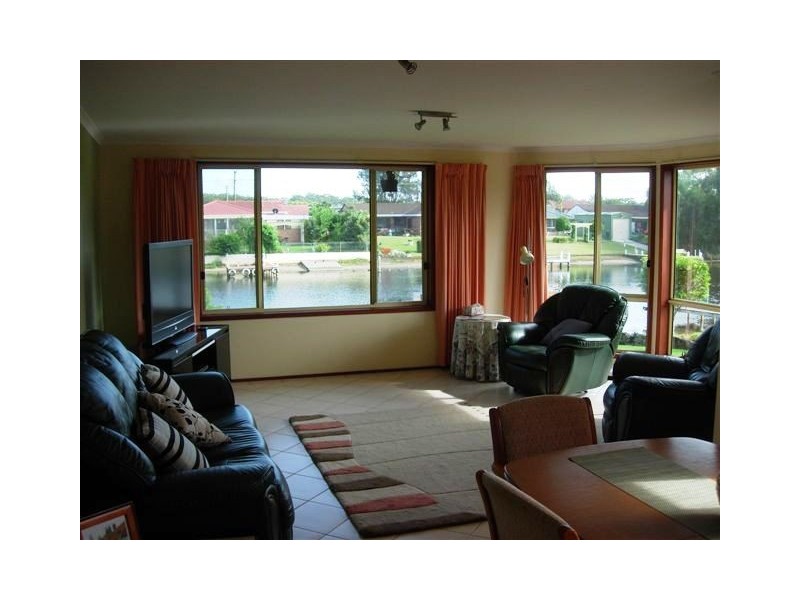 18 Plover Close, Sussex Inlet NSW 2540