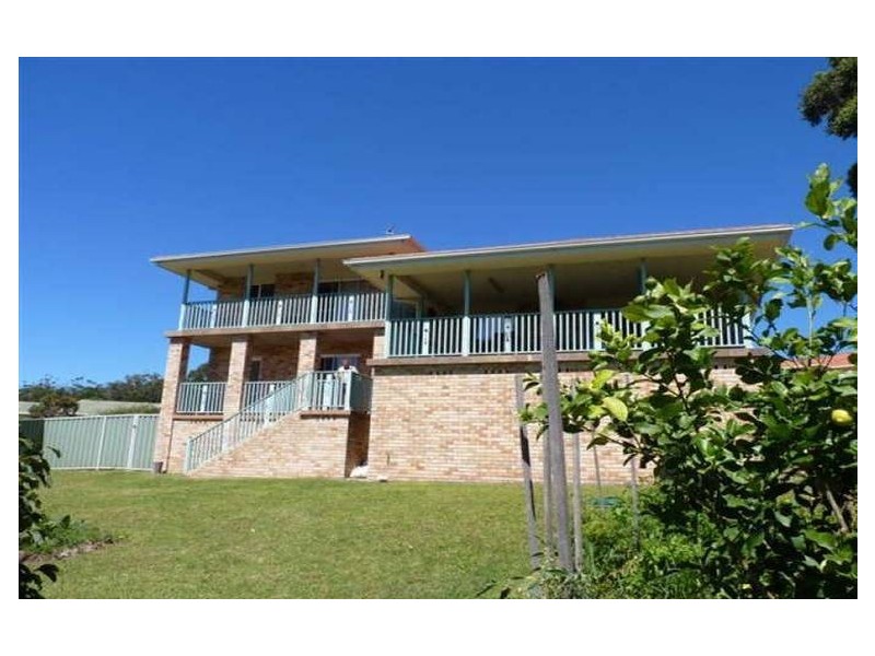 30 Seaspray Street, Narrawallee NSW 2539