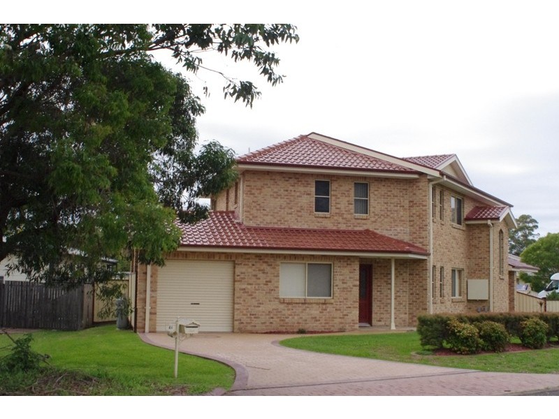 4 Lakewood Grove, Burrill Lake NSW 2539