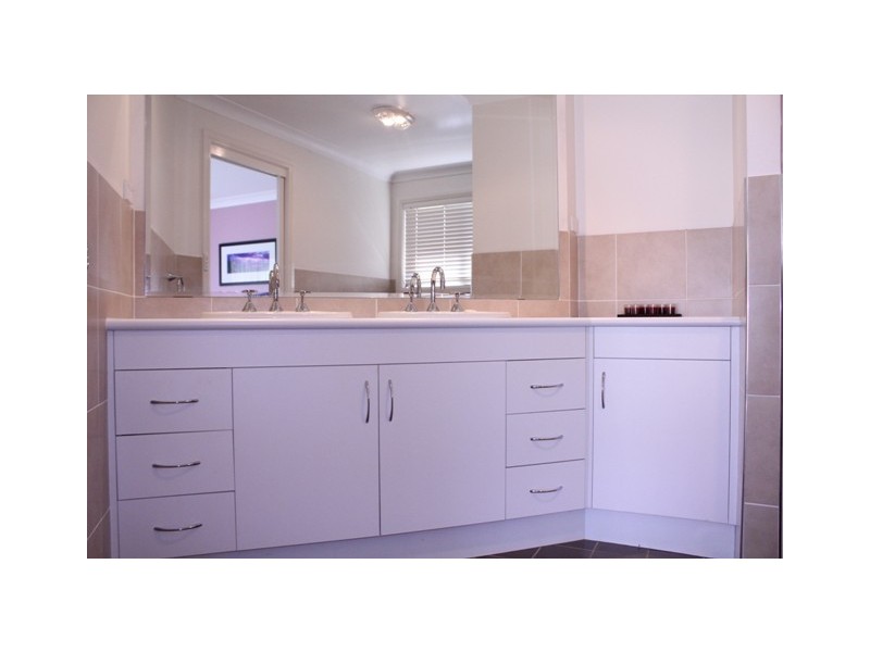 27 Walpole Avenue, Ulladulla NSW 2539