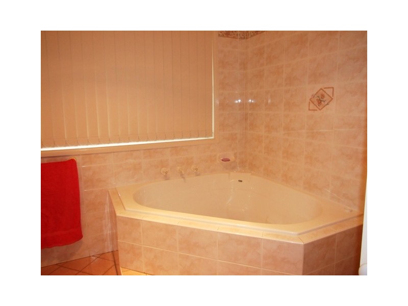 44 Golden Wattle Drive, Ulladulla NSW 2539