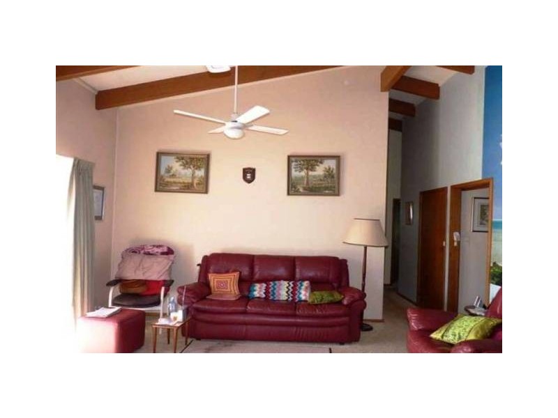 10 Ilett Street, Mollymook NSW 2539