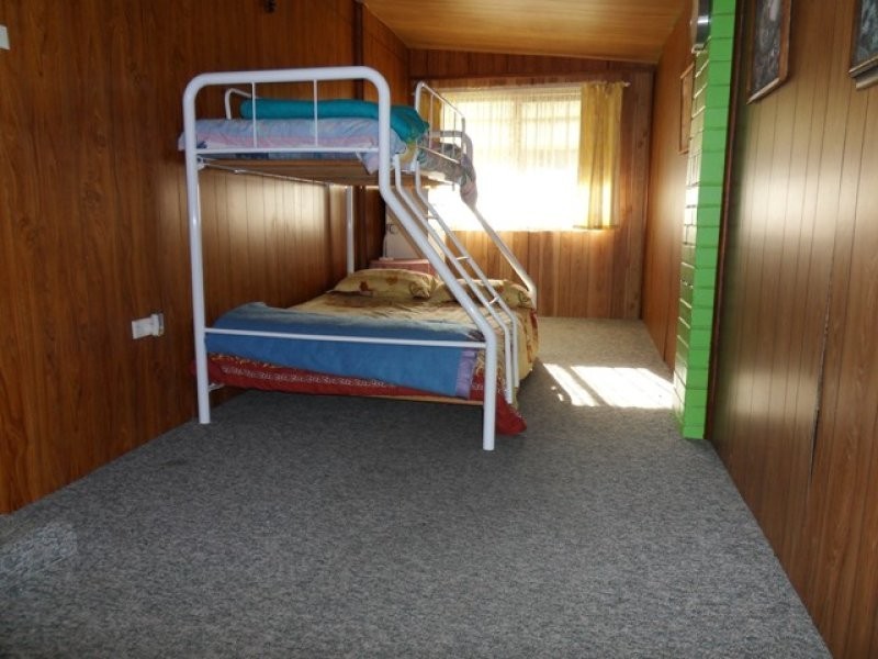 54 Government Road, Sussex Inlet NSW 2540