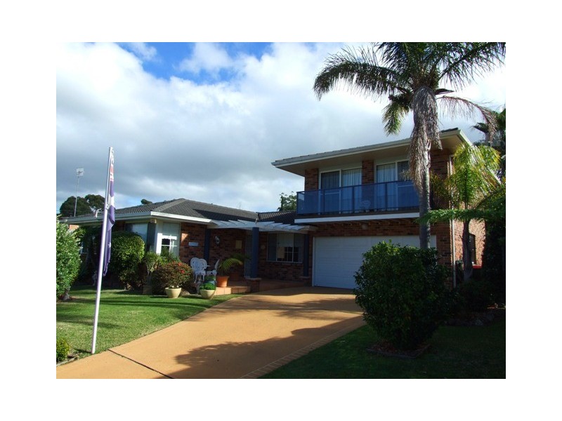 6 Driver Ave, Mollymook NSW 2539