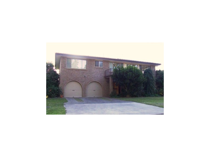 11 Edgewater Avenue, Sussex Inlet NSW 2540