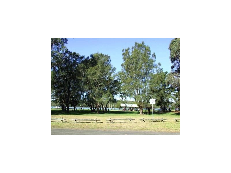 11 Edgewater Avenue, Sussex Inlet NSW 2540