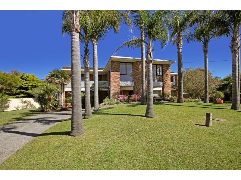 1 Myrniong Grove, Berrara NSW 2540