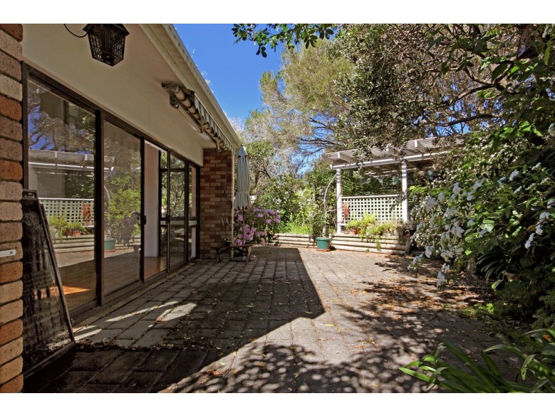1 Myrniong Grove, Berrara NSW 2540