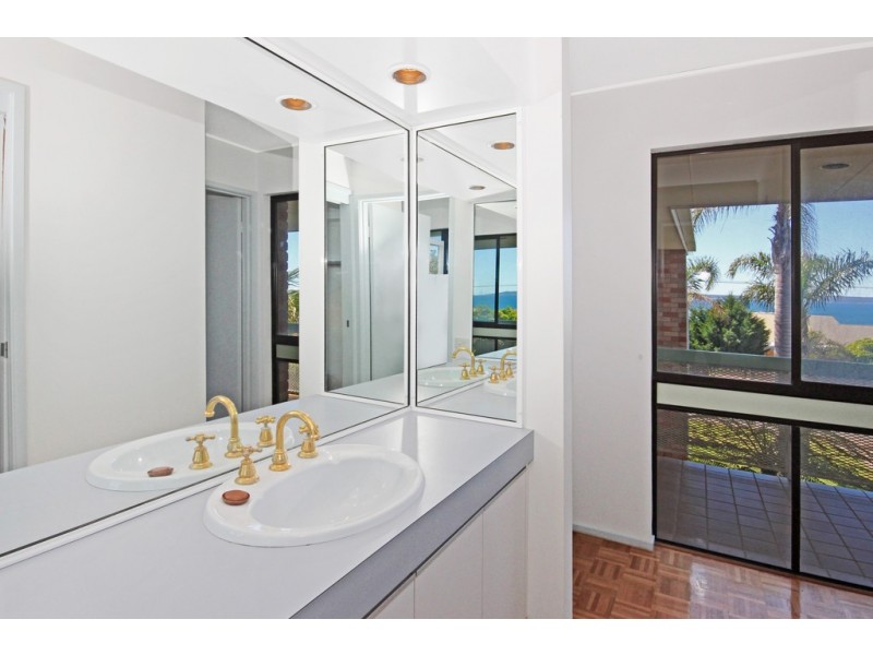 1 Myrniong Grove, Berrara NSW 2540