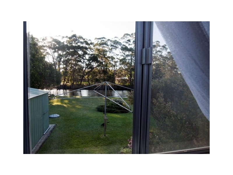 3 Oak Avenue, Lake Tabourie NSW 2539