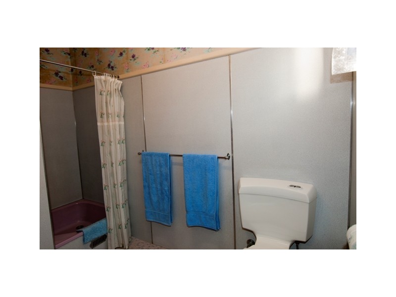 3 Oak Avenue, Lake Tabourie NSW 2539