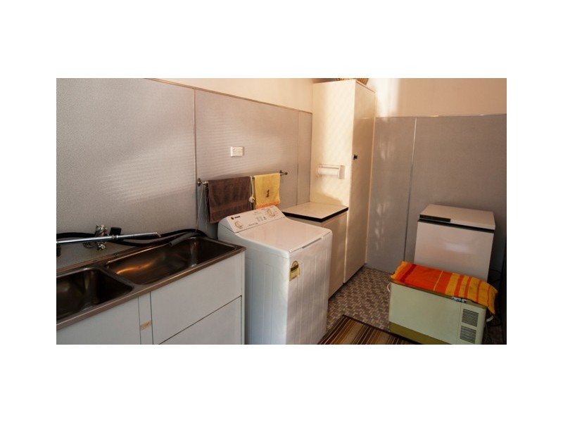 3 Oak Avenue, Lake Tabourie NSW 2539