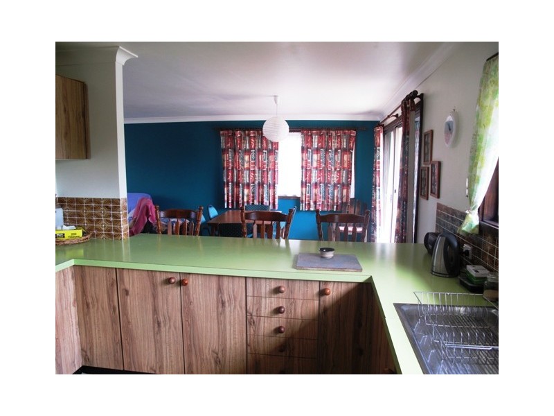 26 Macleay St, Narrawallee NSW 2539